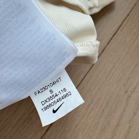 Paris Saint-Germain PSG Chest Zip Trough Hoddie. Ivory. Kids. Size S (7-9Years) - Picture 6 of 9